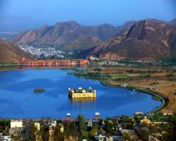 In the 18th century, the lake and the palace refurbished and distended by Rajput ruler Jai Singh Second.